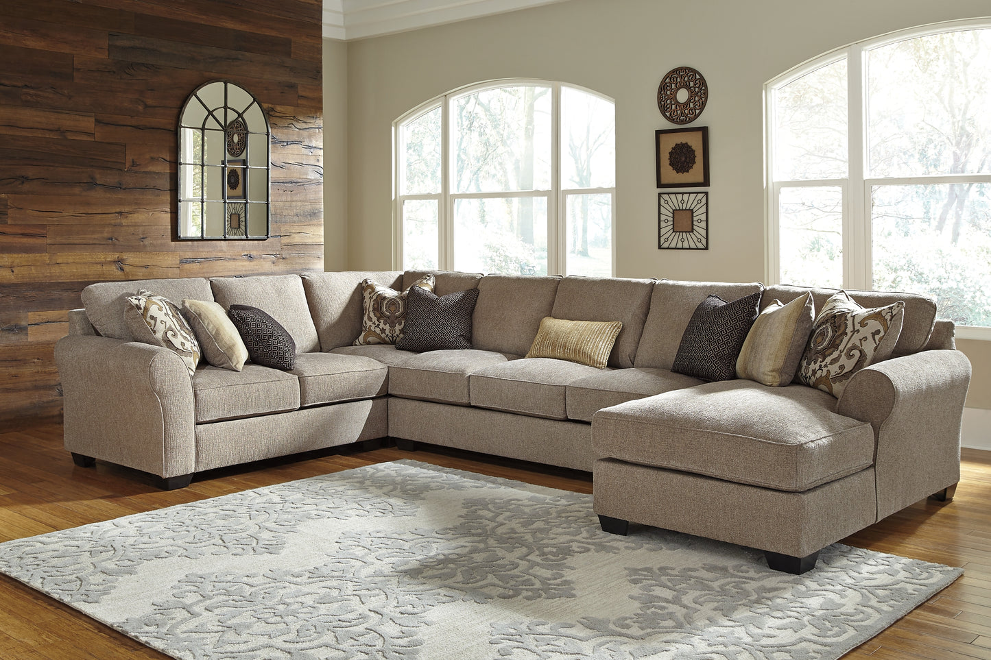 Pantomine 4-Piece Sectional with Chaise